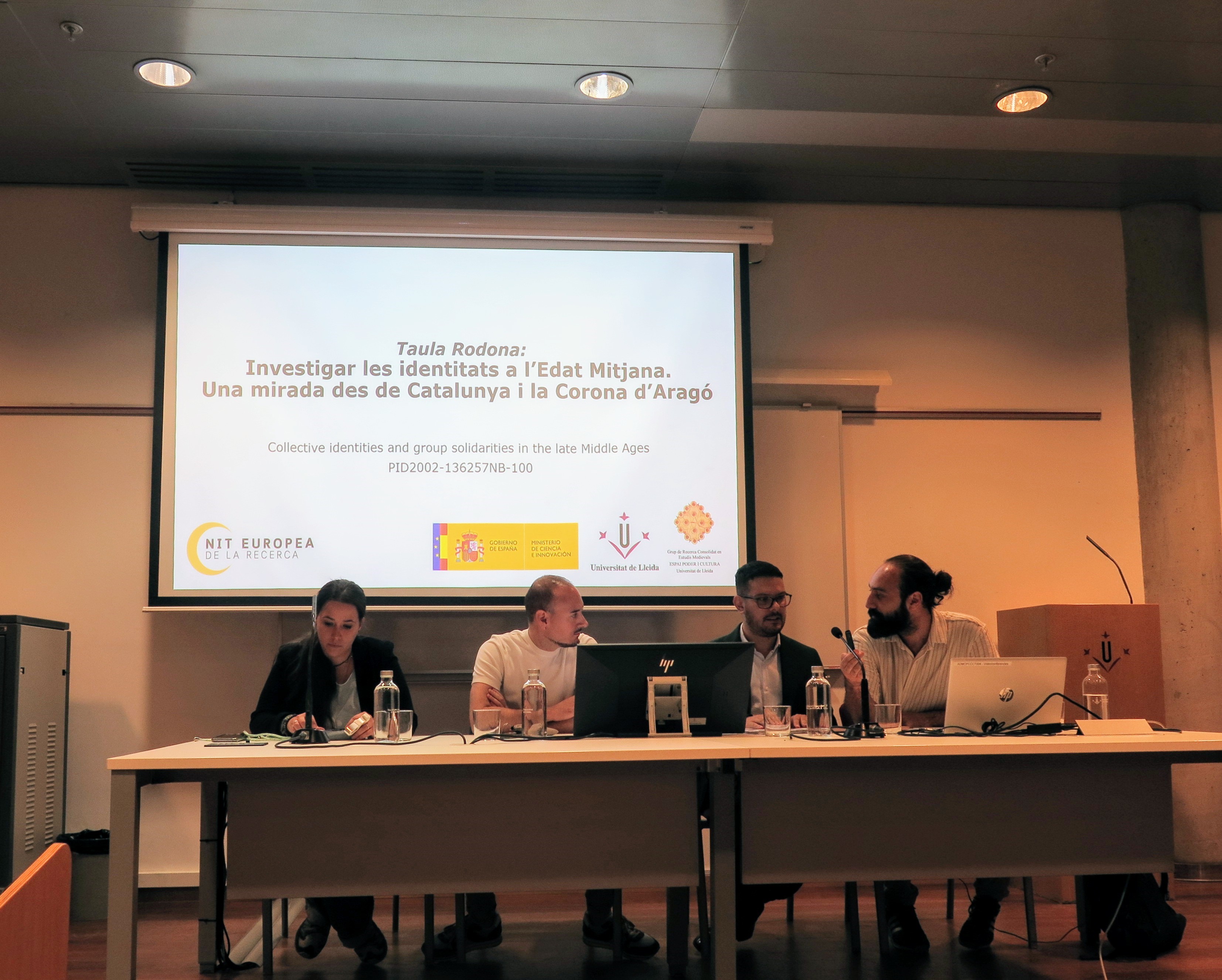 Taula rodona nit recerca 24